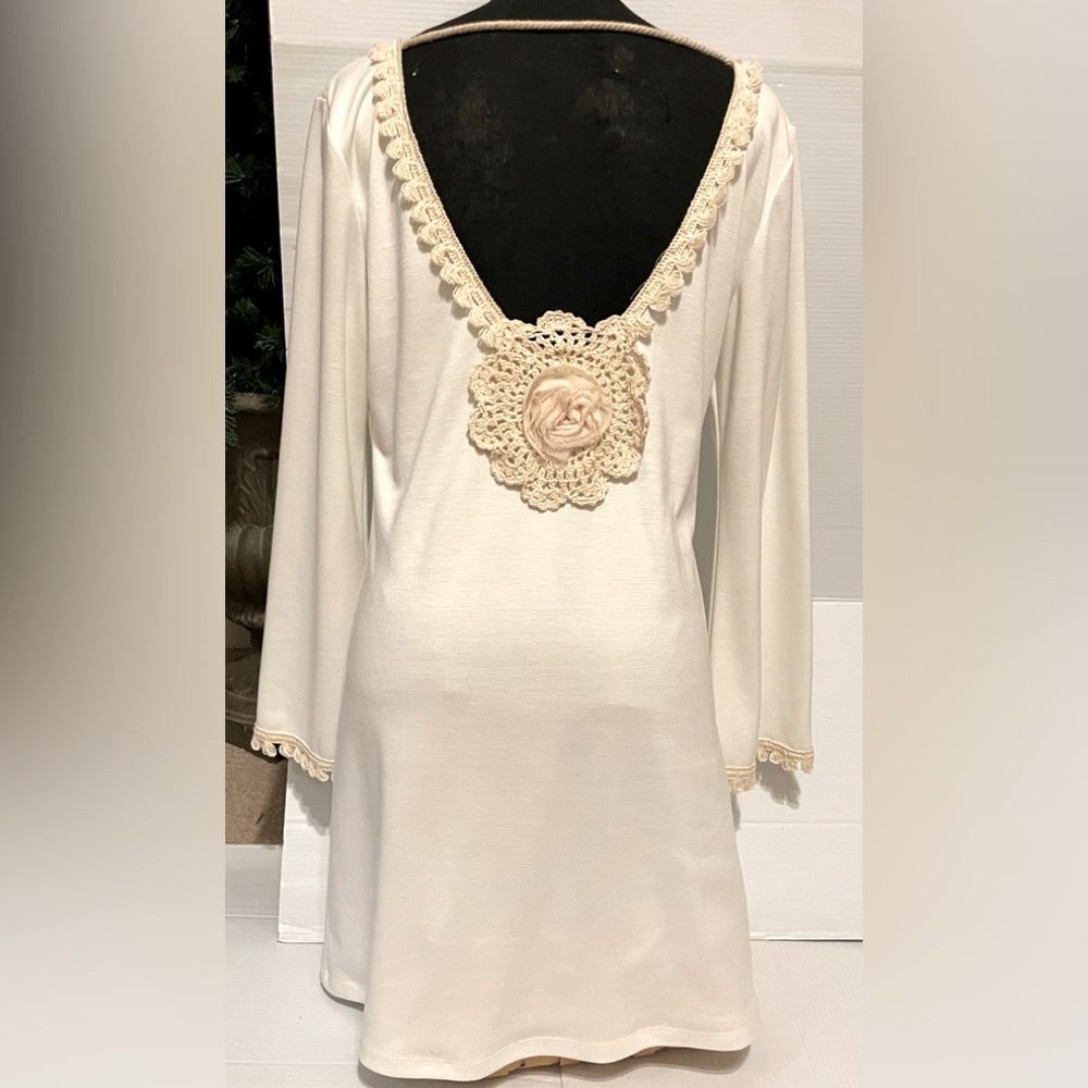 NWT Basically Me Dress Women’s Trimmed Deep V Back w/ Bell Sleeves Size Large